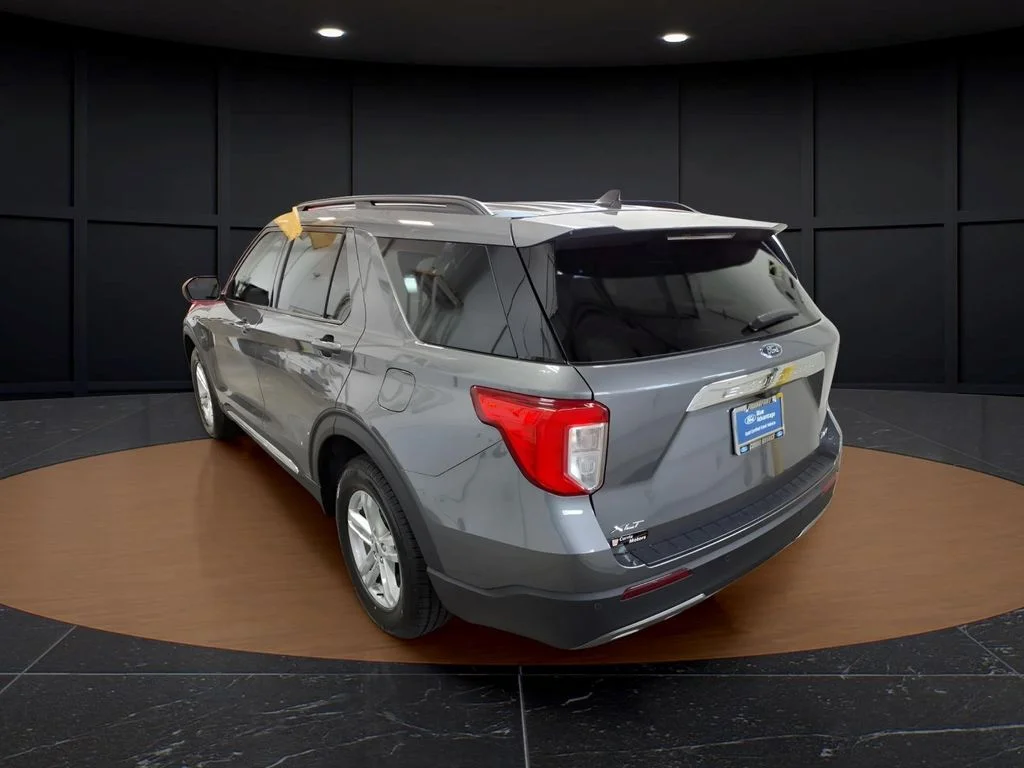 Used 2024 Gray Ford XLT image 3
