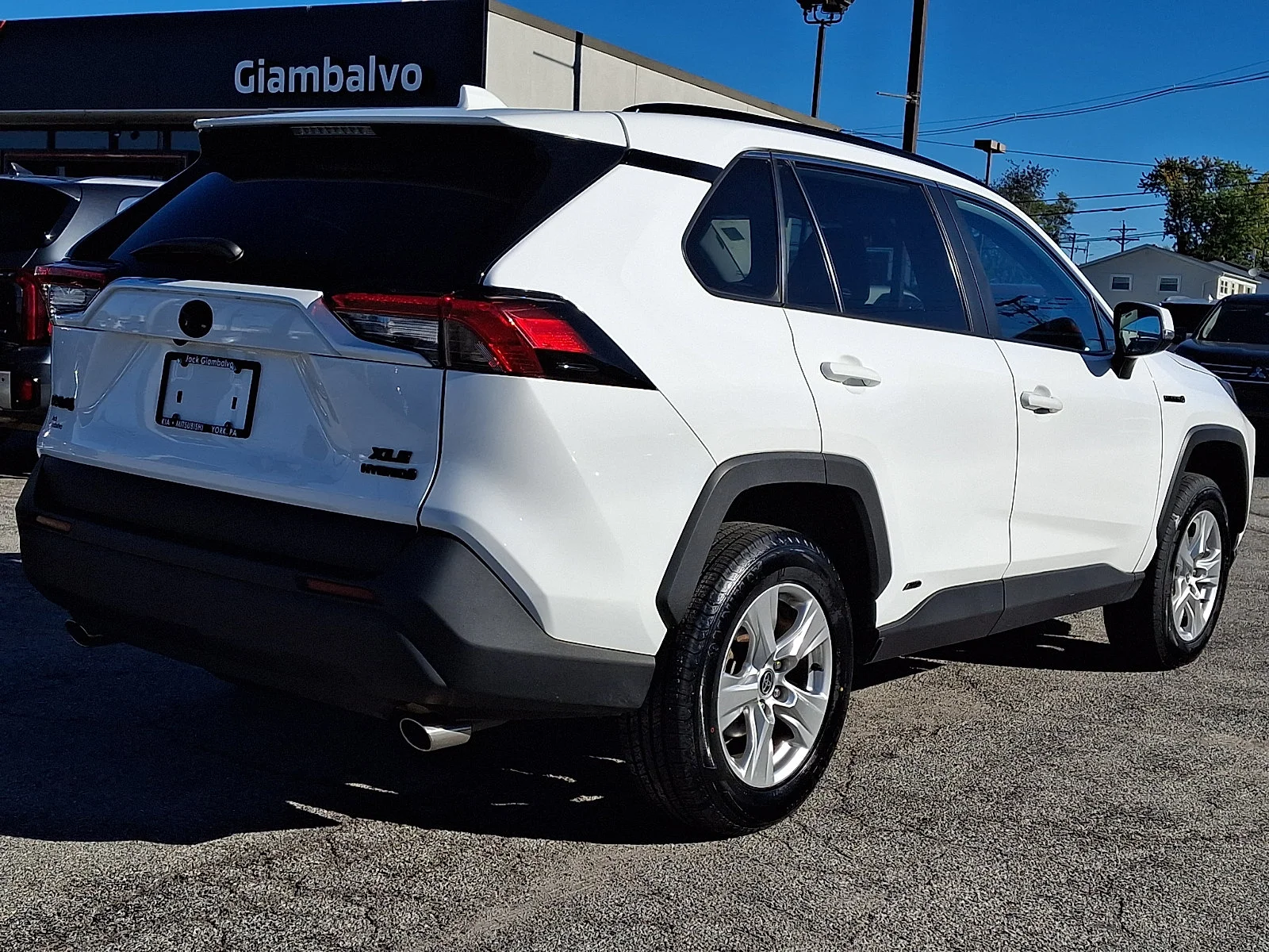 Used 2021 White Toyota XLE image 6