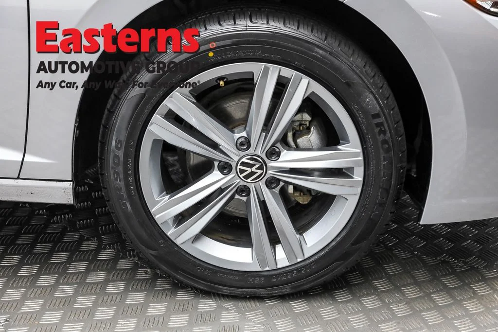 Used 2024 Silver Volkswagen 1.5T SE image 28