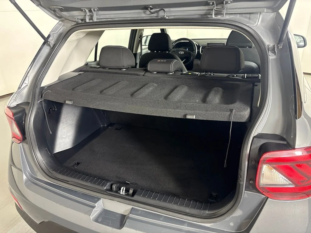 Used 2025 Gray Hyundai SEL image 24