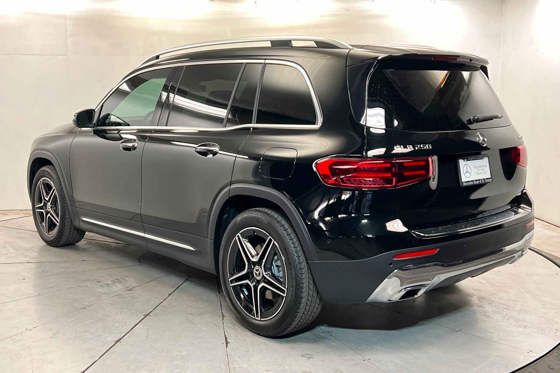 New 2026 Night Black Mercedes-Benz GLB 250 image 3