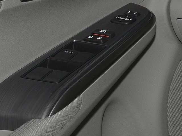 Used 2013 Beige Toyota XLE image 18