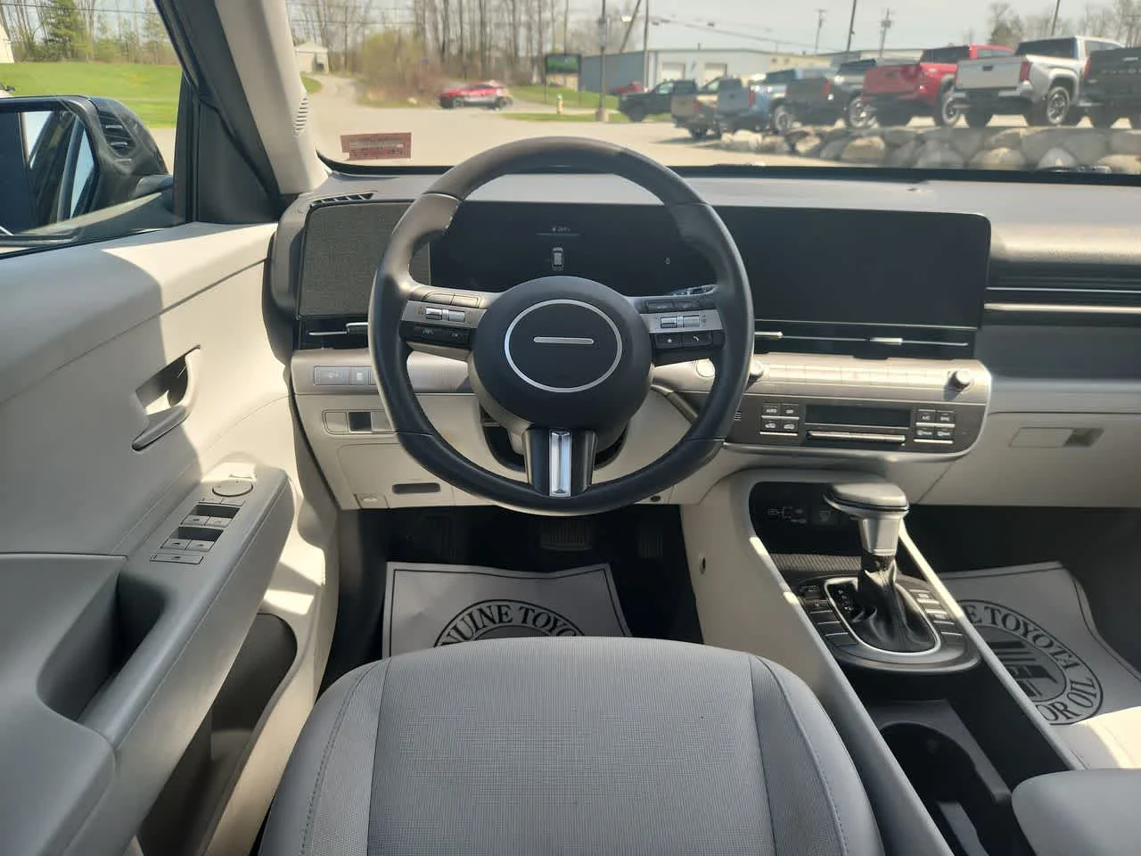 2025 Hyundai Kona SEL - Photo 16