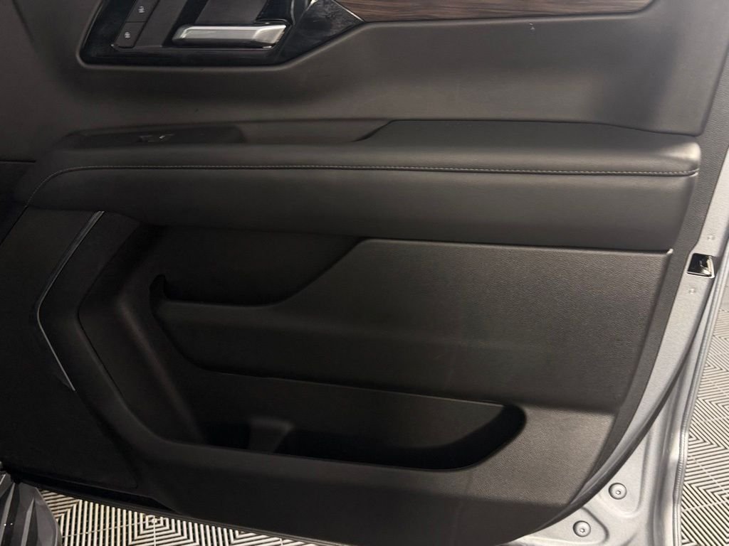 Used 2025 Sterling Gray Metallic Chevrolet LT image 28