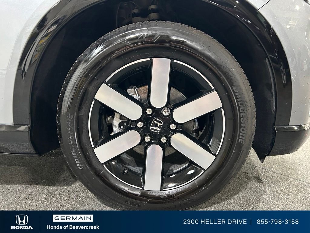 Used 2025 Mercury Silver Metallic Honda Touring image 12