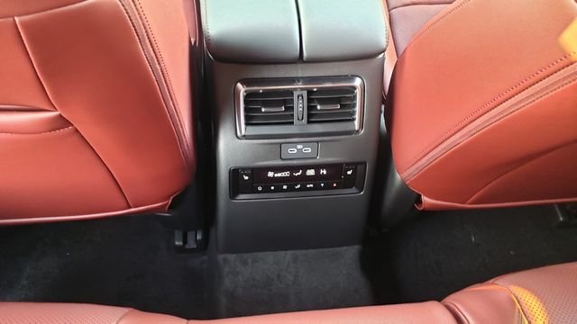 2026 Mazda CX-70 Premium Package - Photo 23