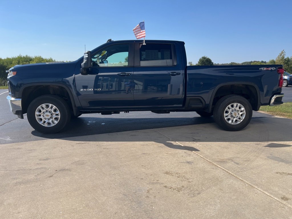2022 Chevrolet Silverado 2500HD LT photo 4