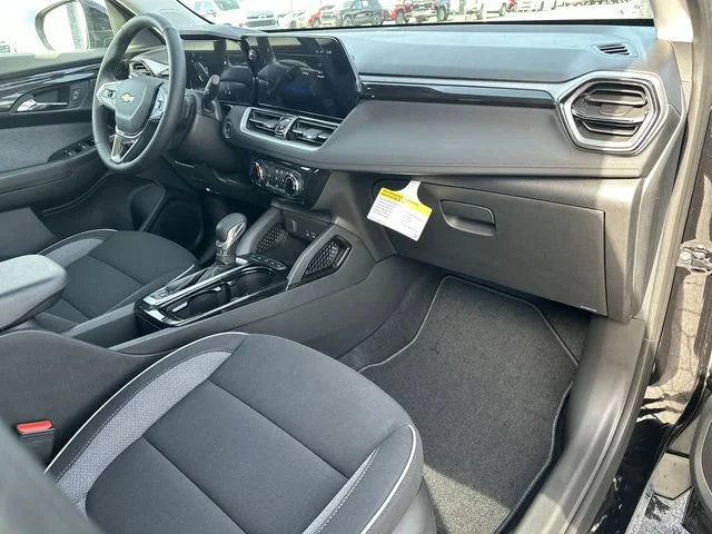 New 2026 Mosaic Black Metallic Chevrolet LT image 28