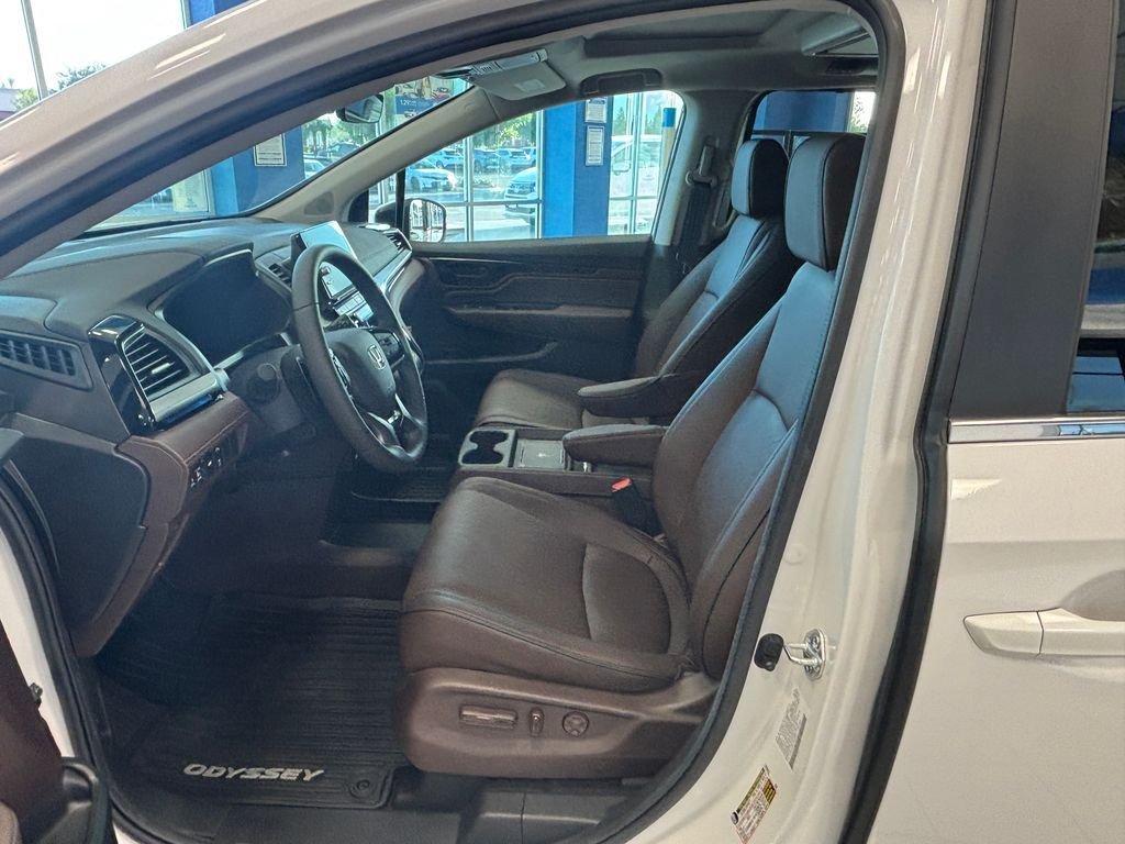 2026 Honda Odyssey Touring - Photo 7