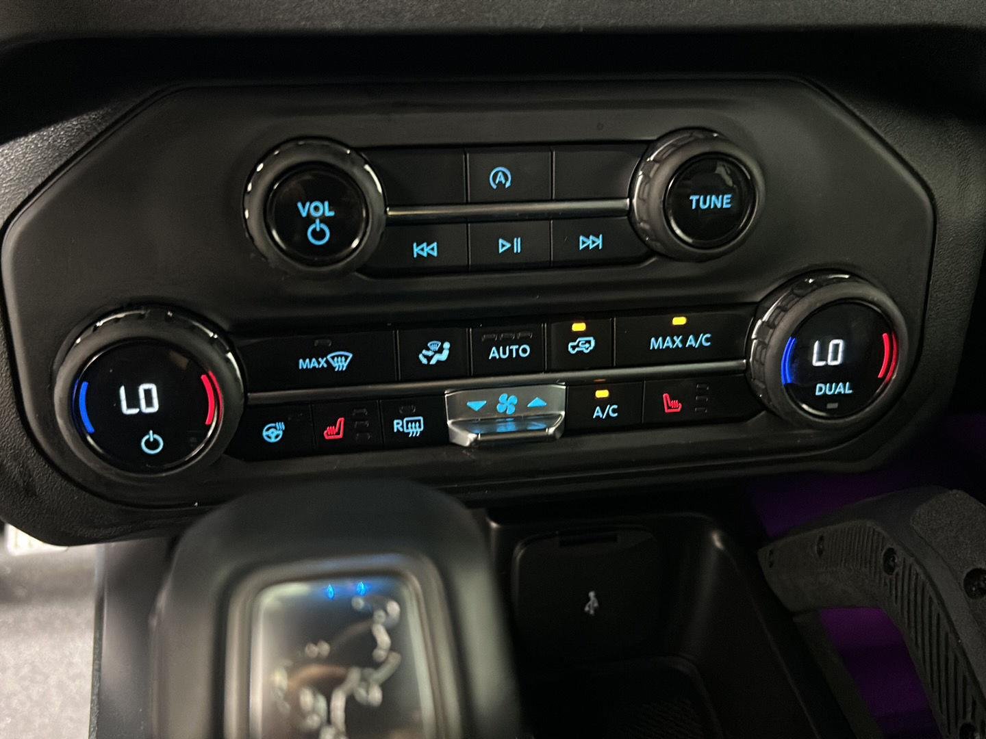 Used 2025 Shadow Black Ford Badlands image 18