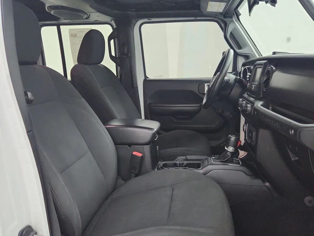 Used 2018 White Jeep Unlimited Sport image 35