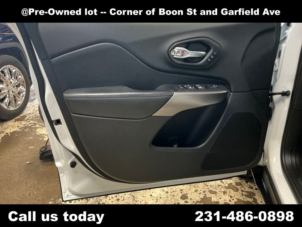 Used 2020 White Jeep Limited image 15