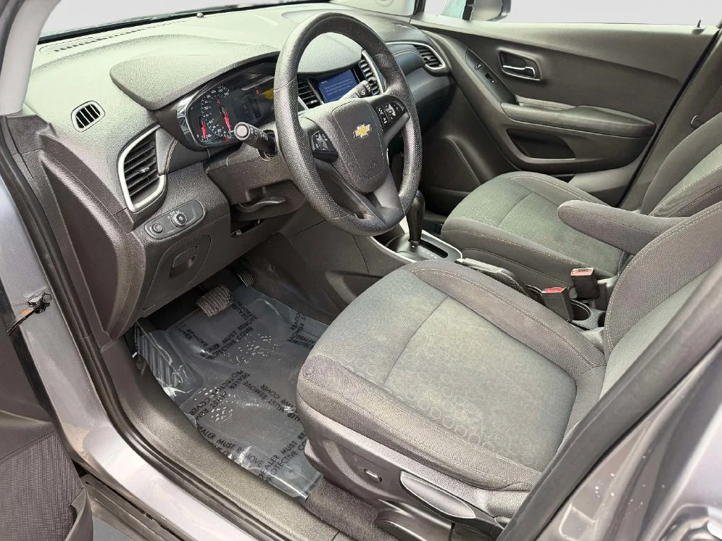 Used 2020 Gray Chevrolet LS image 22