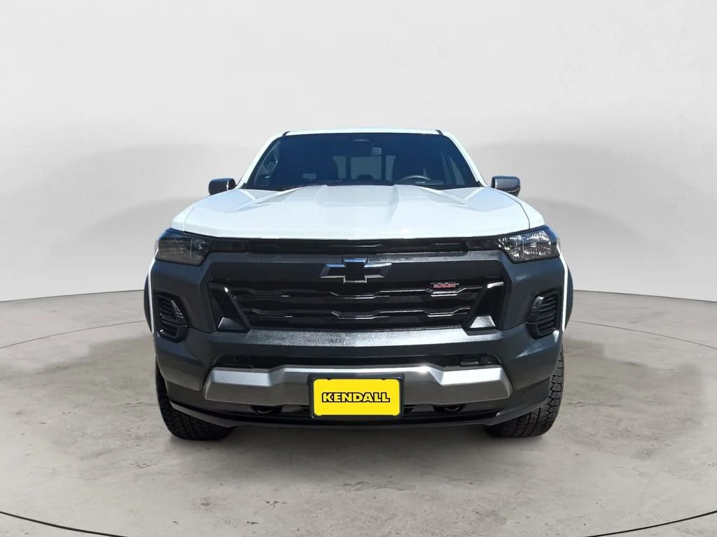 Used 2025 Summit White Chevrolet Trail Boss image 8