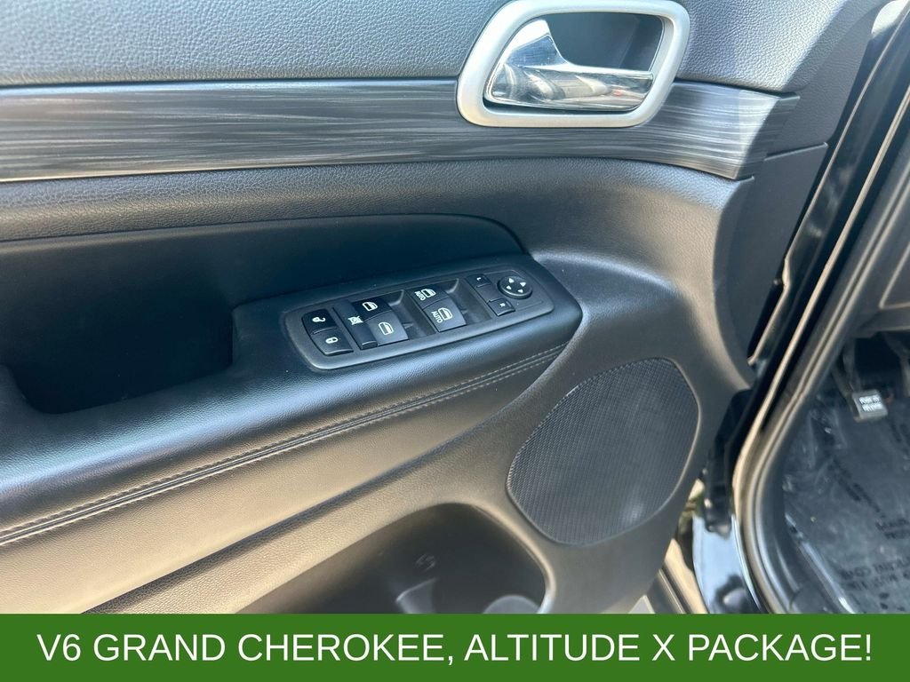 Used 2021 Black Jeep Laredo X image 14