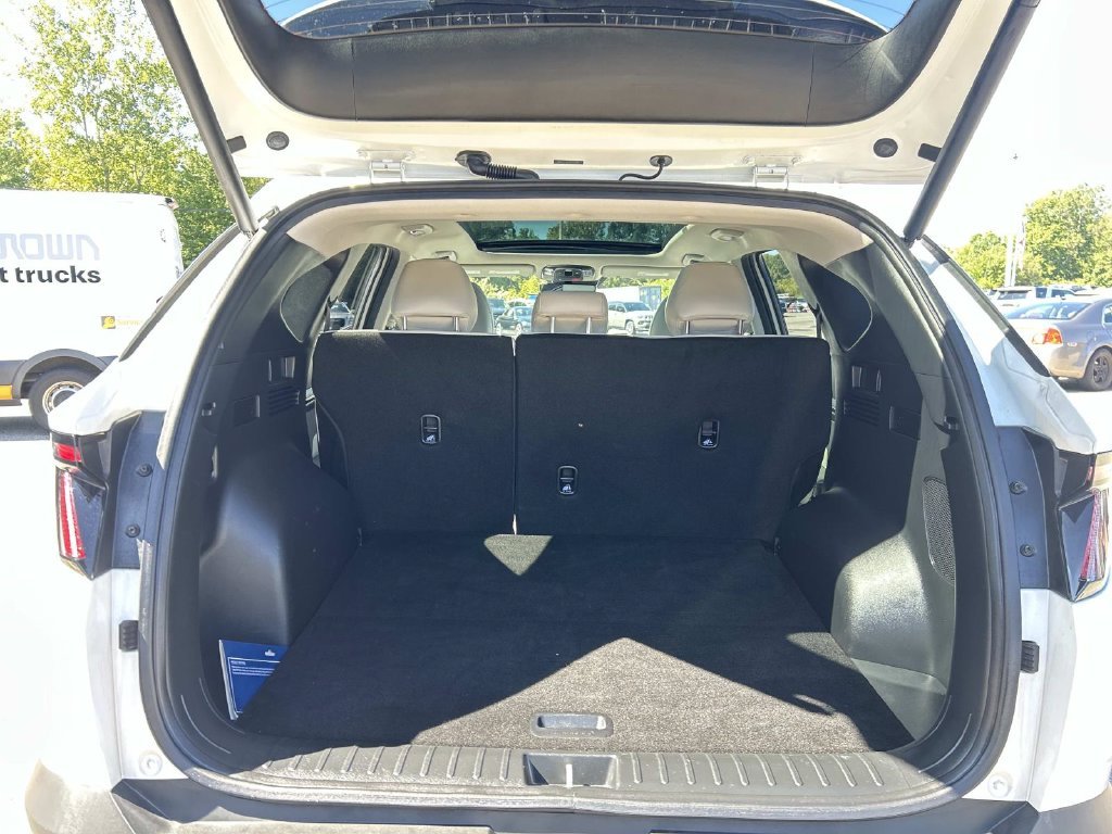 Used 2023 White Hyundai Limited image 11