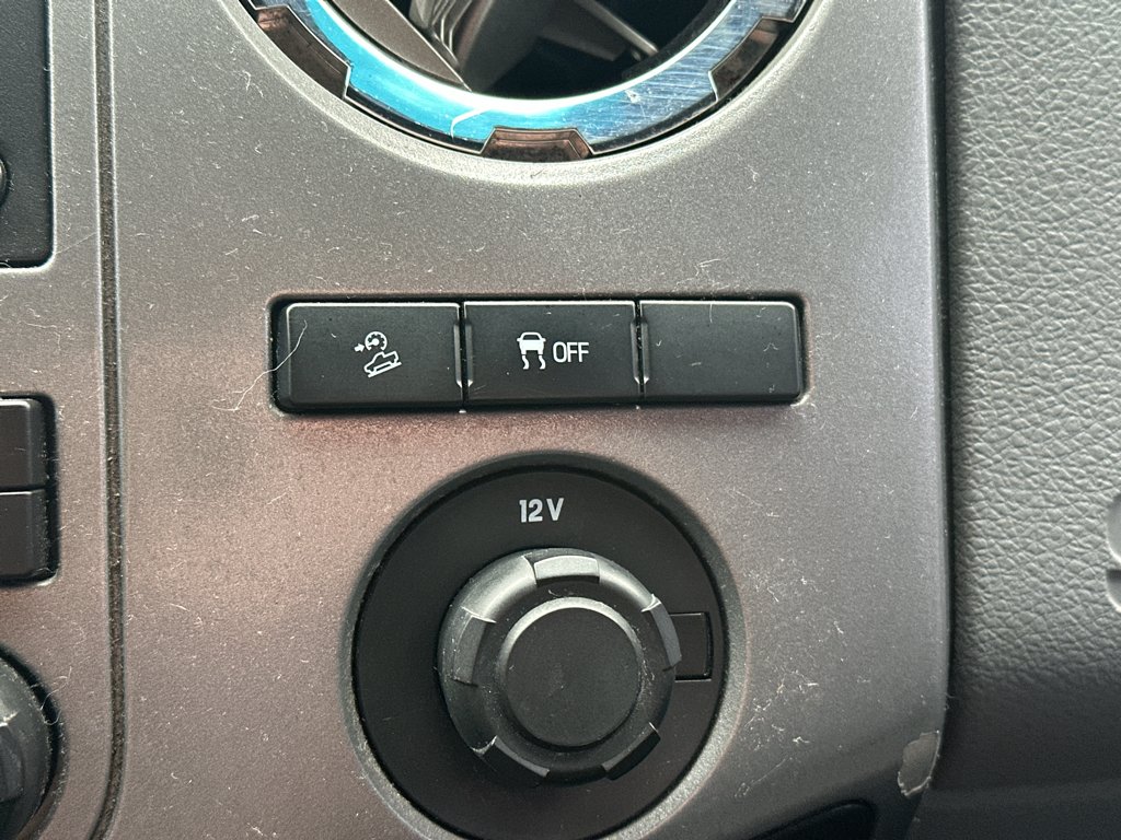 Used 2013 Ingot Silver Metallic Ford XLT image 24
