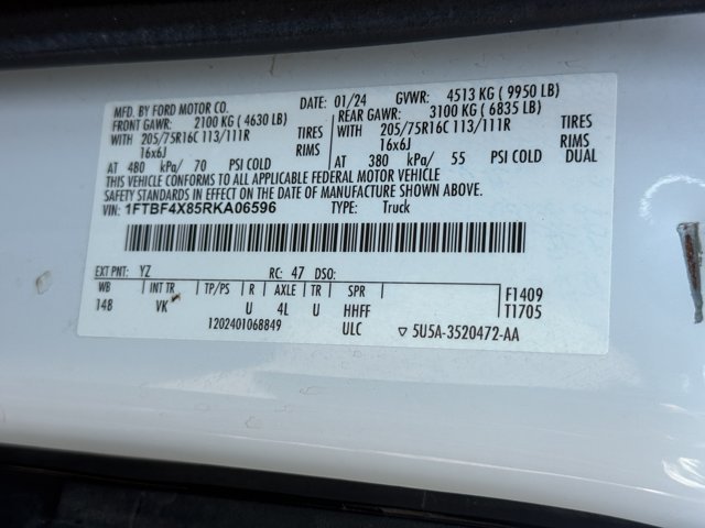 Used 2024 White Ford  image 29