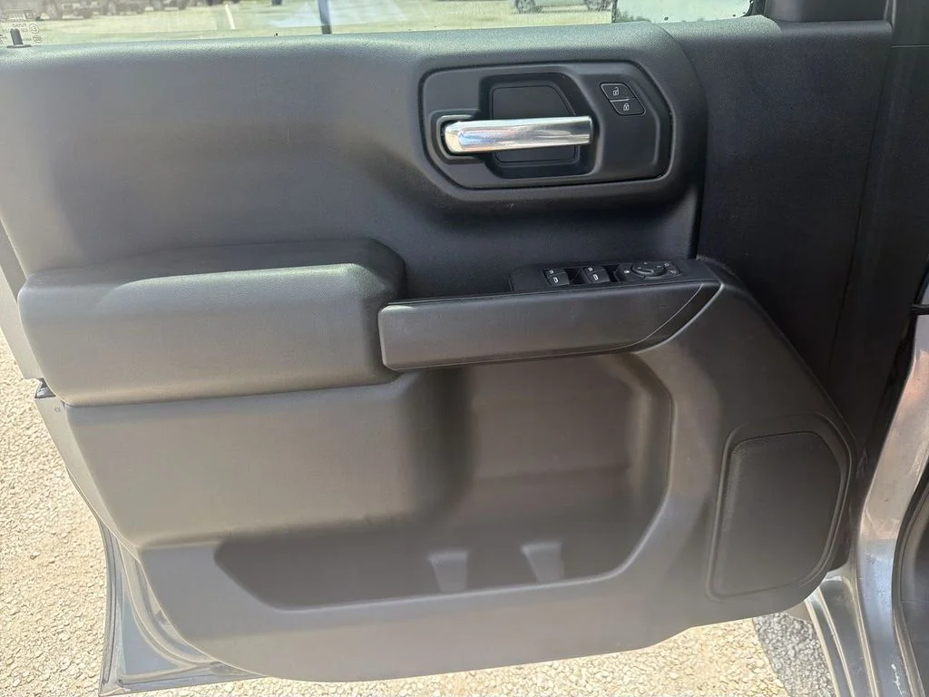 Used 2020 Gray Chevrolet Custom image 21