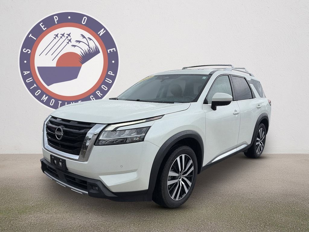 Used 2023 White Nissan Platinum image 2