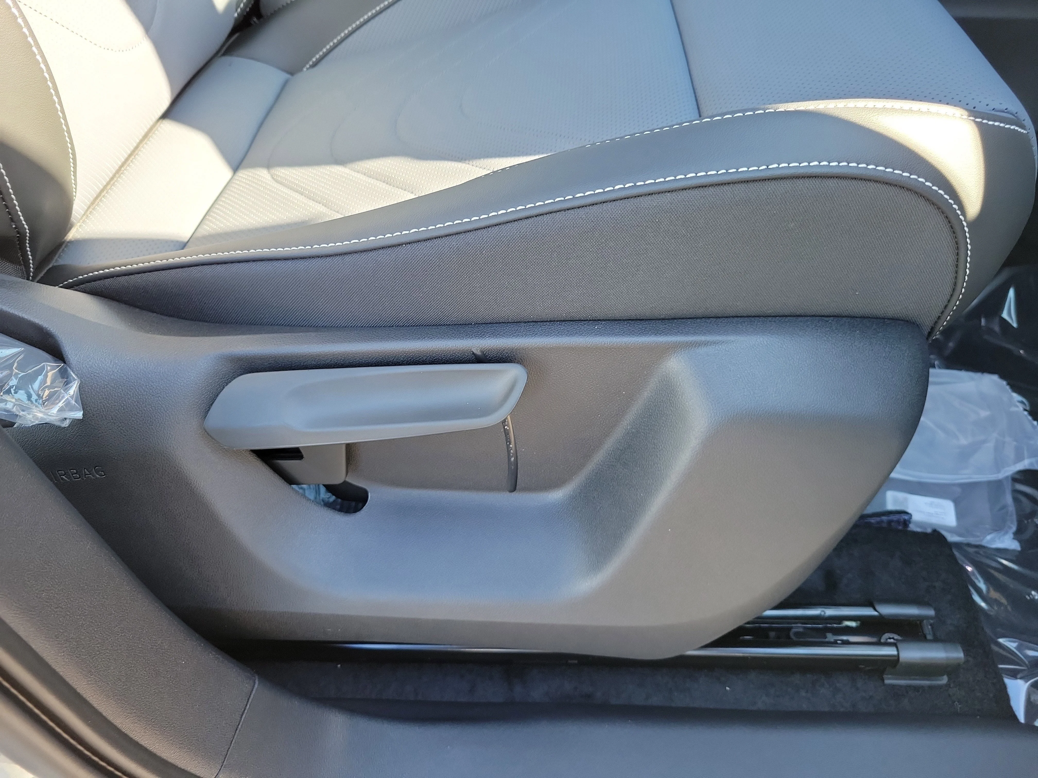 2026 Volkswagen Tiguan SE R-LINE BLACK - Photo 7