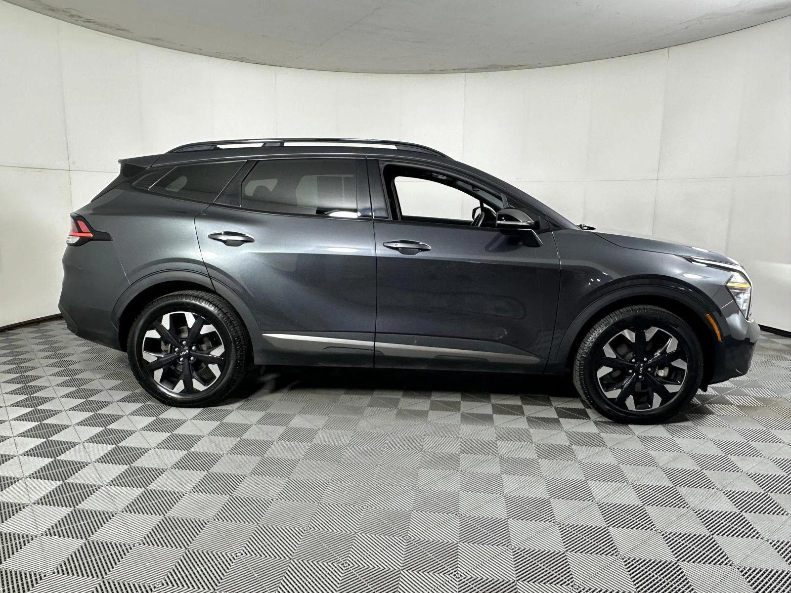 Used 2024 Gravity Gray Kia X-Line image 20
