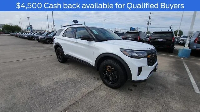 New 2026 Star White Metallic Tri-Coat Ford Tremor image 2