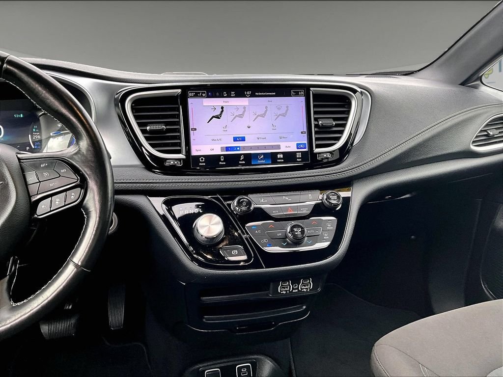 Used 2021 White Chrysler Touring image 18