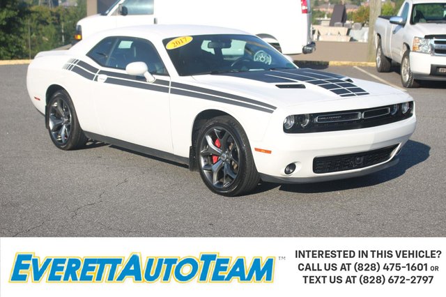 2017 Dodge Challenger SXT Plus
