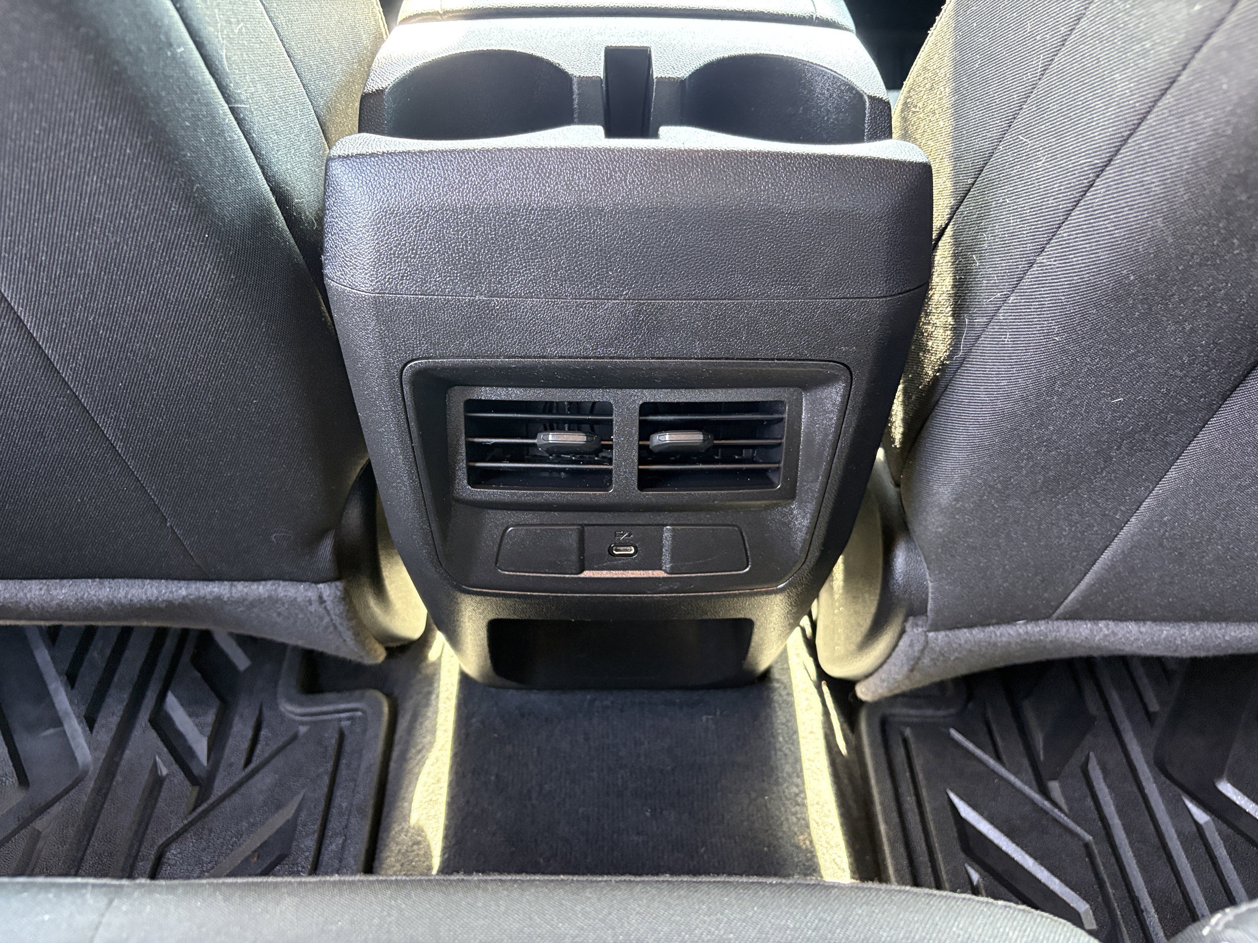 Used 2024 Summit White Chevrolet LT image 18