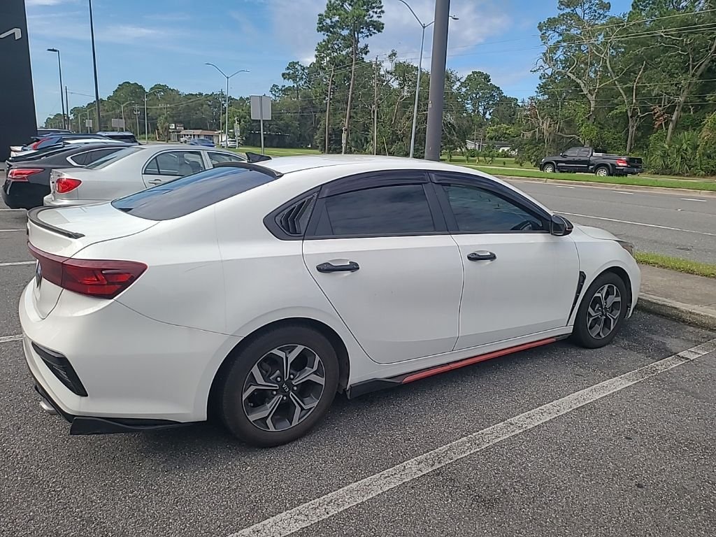 Used 2019 White Kia LXS image 5