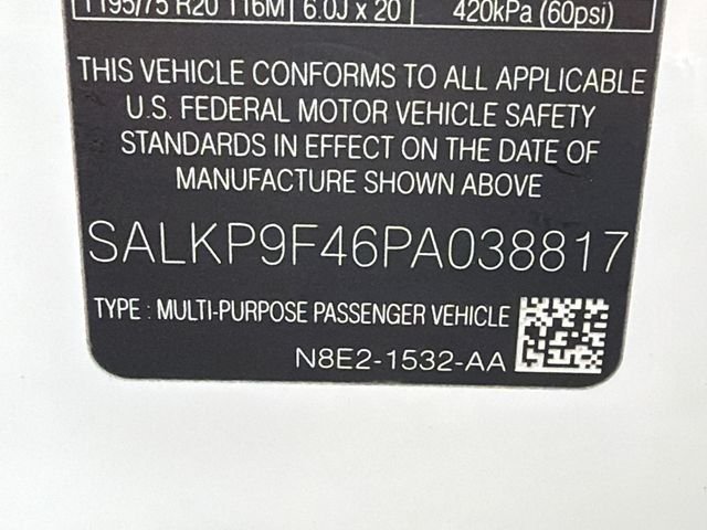 Used 2023 White Land Rover SE image 34