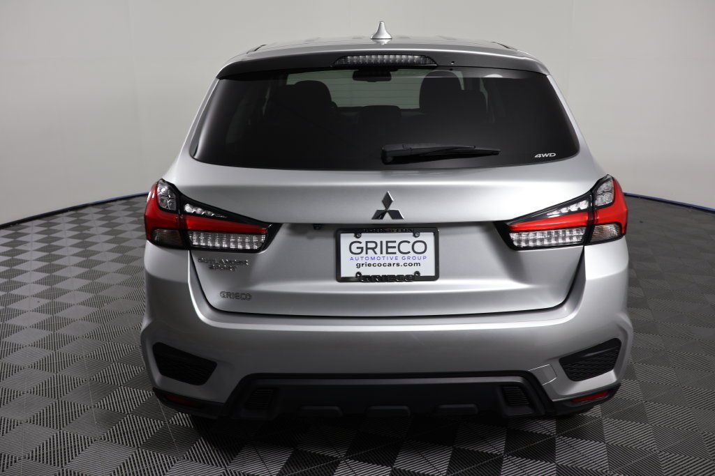 Used 2024  Mitsubishi 2.0 ES image 7