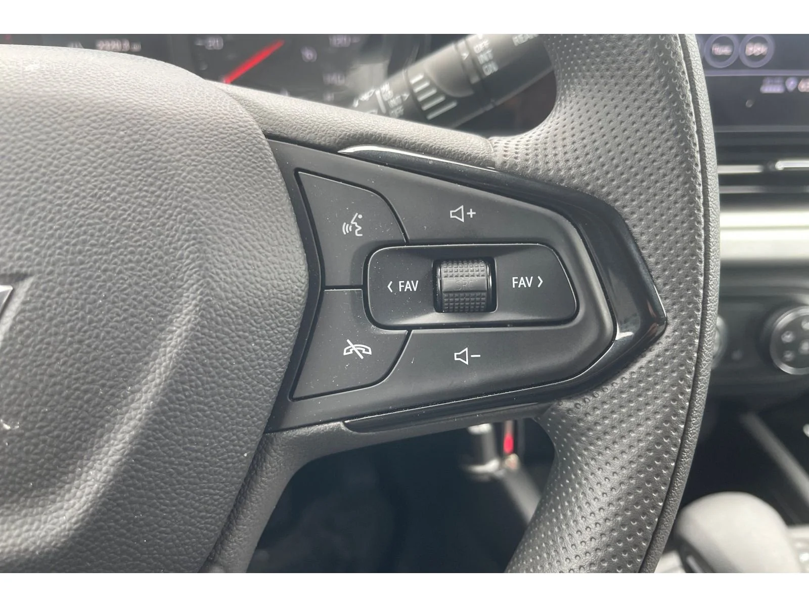 Used 2026 Summit White Chevrolet LS image 34