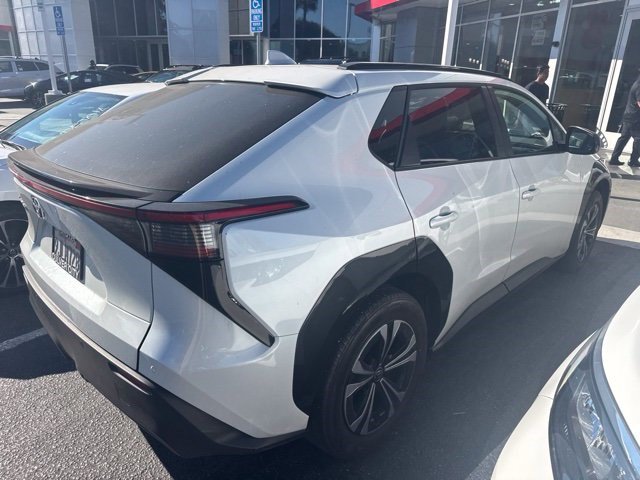 Used 2023 Wind Chill Pearl Toyota XLE image 2