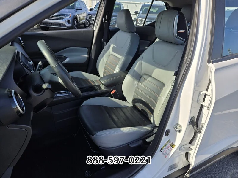 Used 2022 Aspen White NISSAN SR image 9
