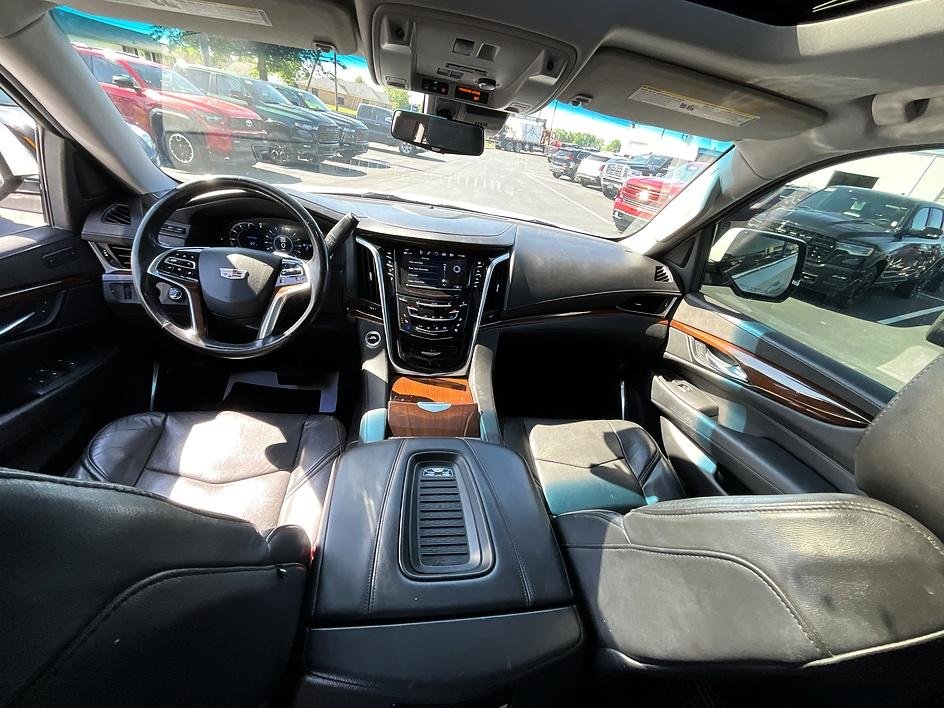 Used 2020 White Cadillac Luxury image 33