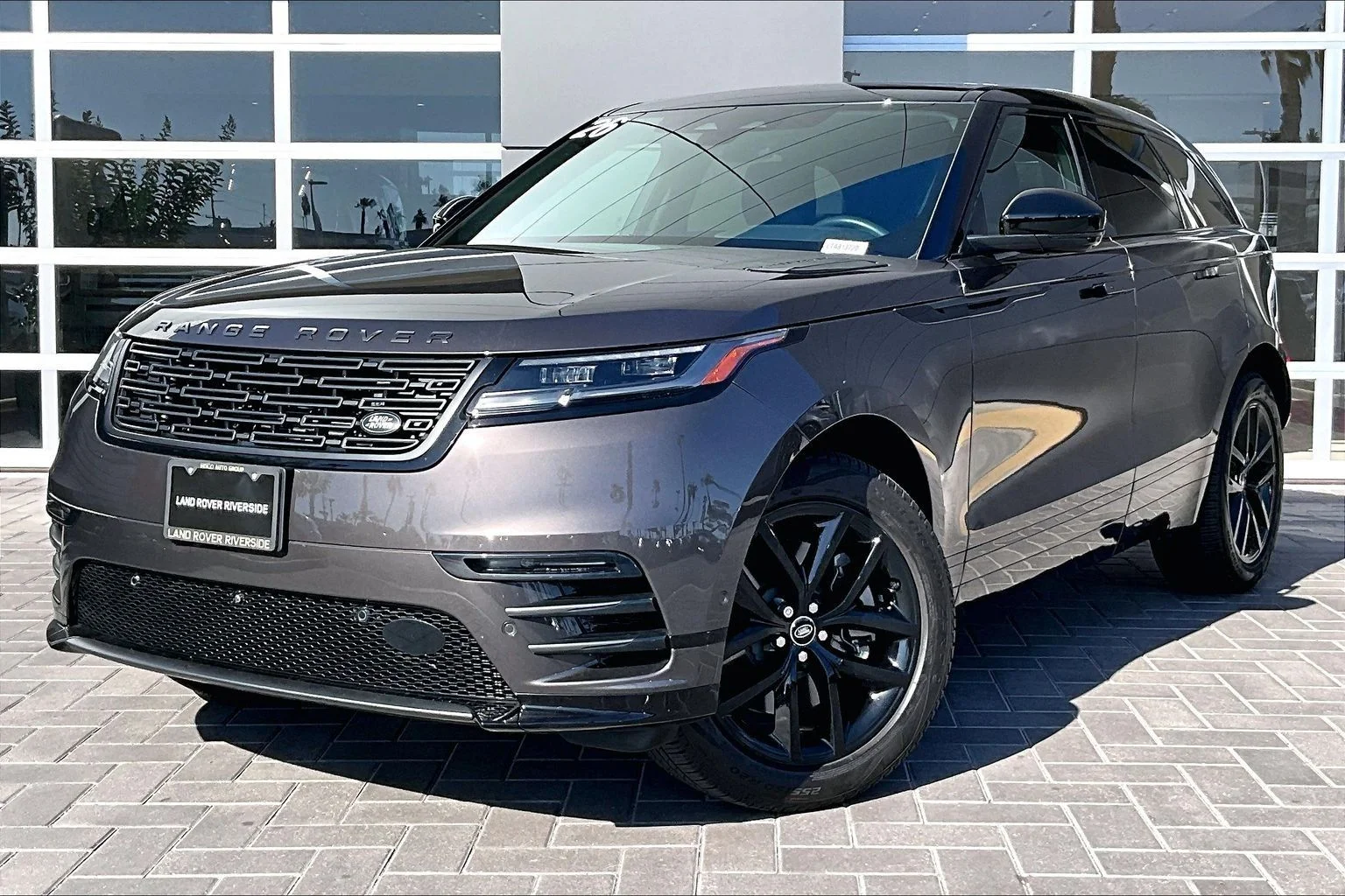2026 Land Rover Range Rover Velar P250 Dynamic SE's photo