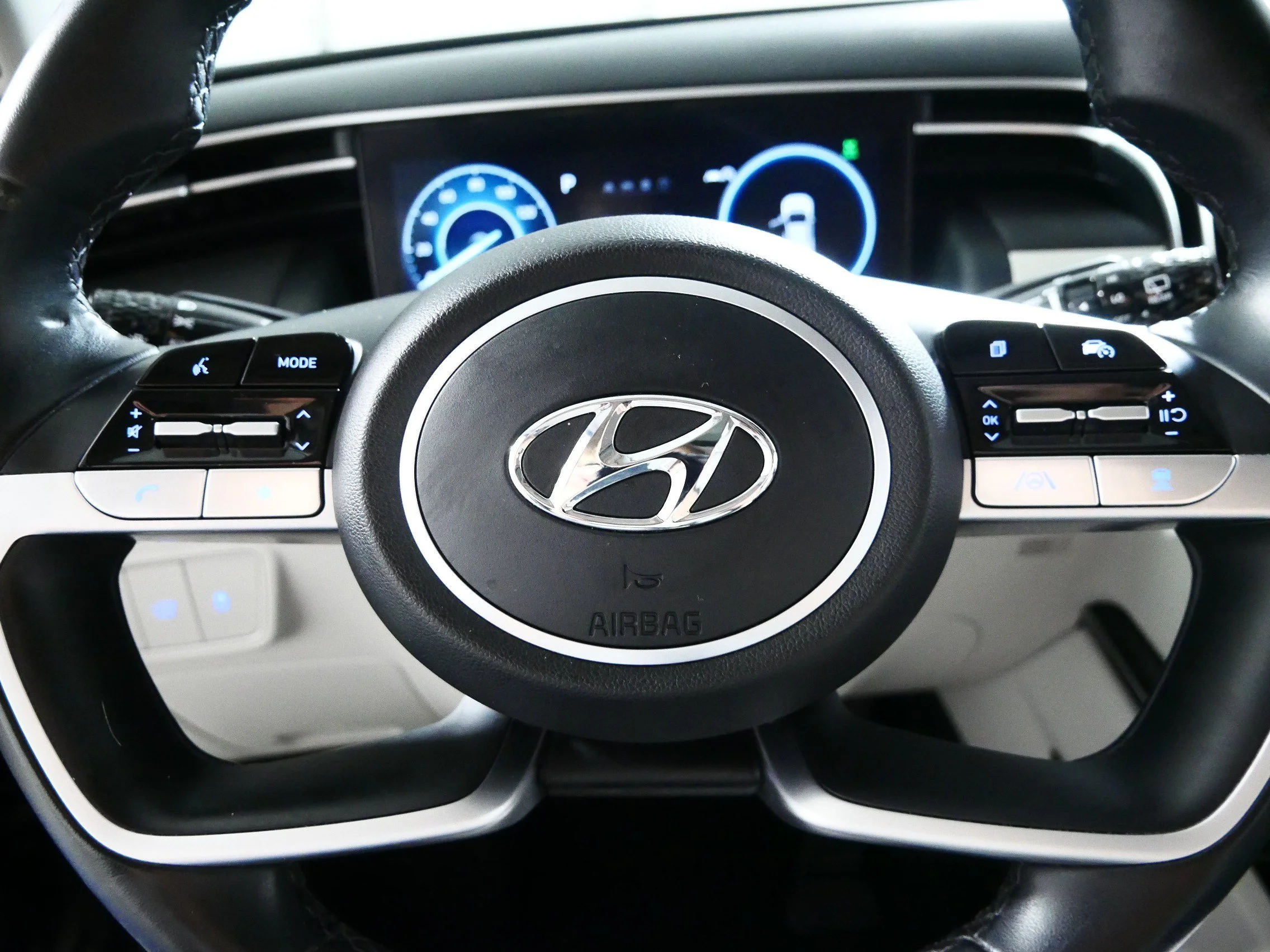 Used 2023 Phantom Black Hyundai SEL image 25