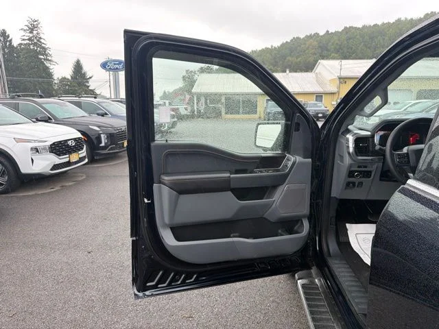 Used 2025 Antimatter Blue Metallic Ford Lariat image 19