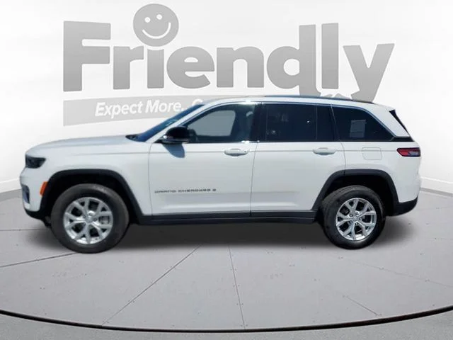 Used 2023 White Jeep Limited image 2