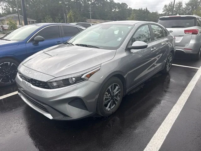 Used 2024 Gray Kia LXS image 3