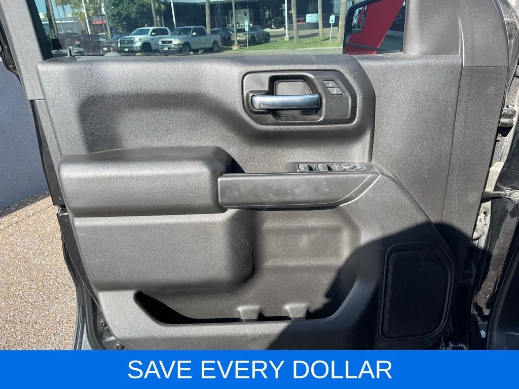 Used 2022 Black Chevrolet Custom image 11