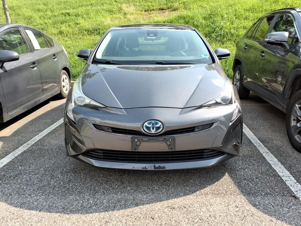 Used 2018 Gray Toyota Two image 4