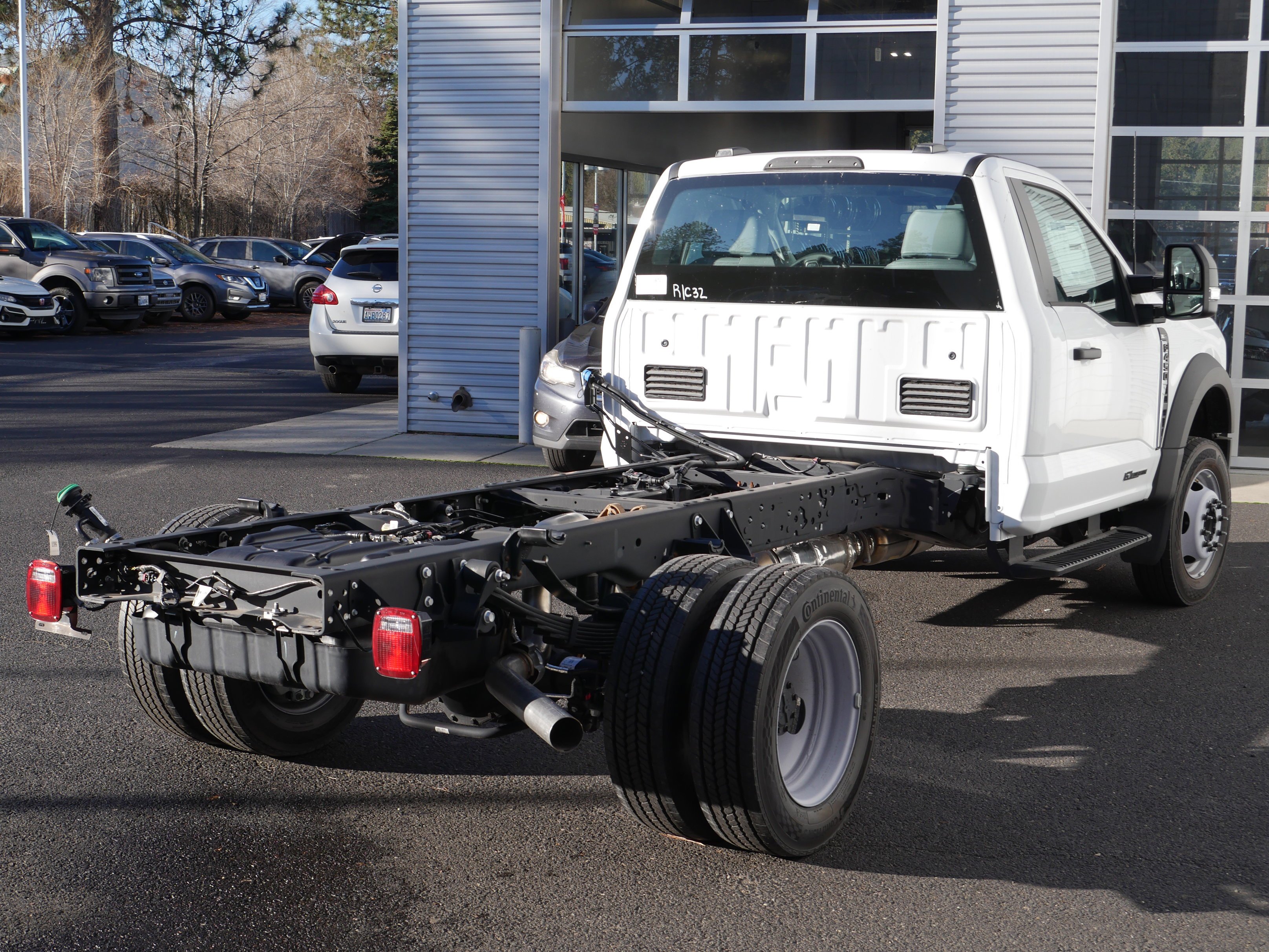 2025 Ford F-450 Super Duty Chassis Cab XL - Photo 17