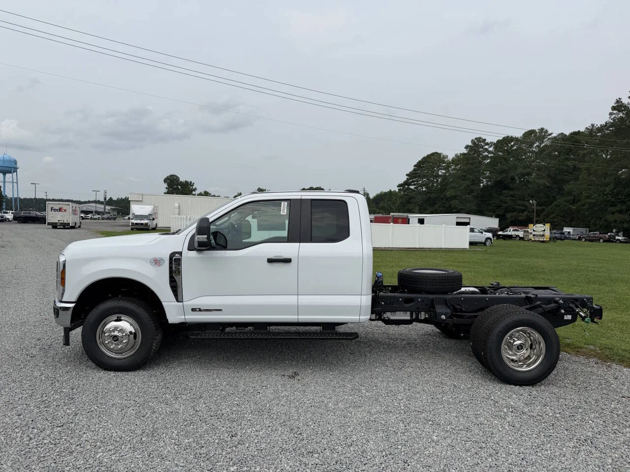 New 2026 Oxford White Ford F-350® XL image 18