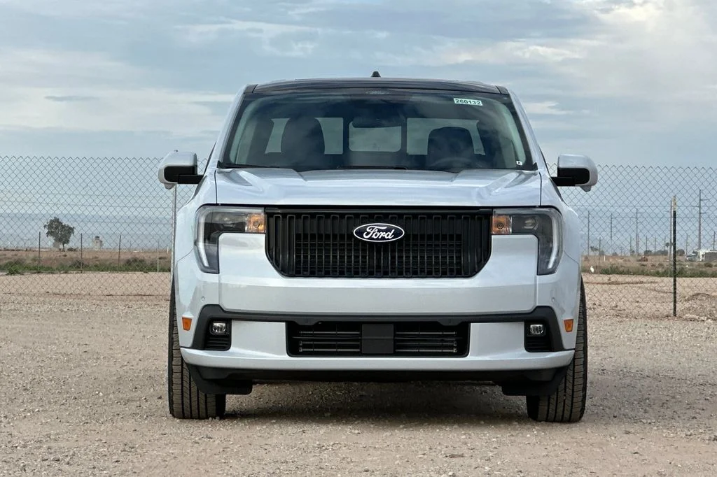 New 2026 Space White Metallic Ford Lobo High image 9