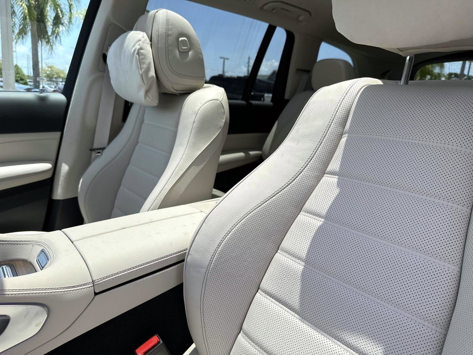 New 2026 Polar White Mercedes-Benz 450 4MATIC® SUV image 24