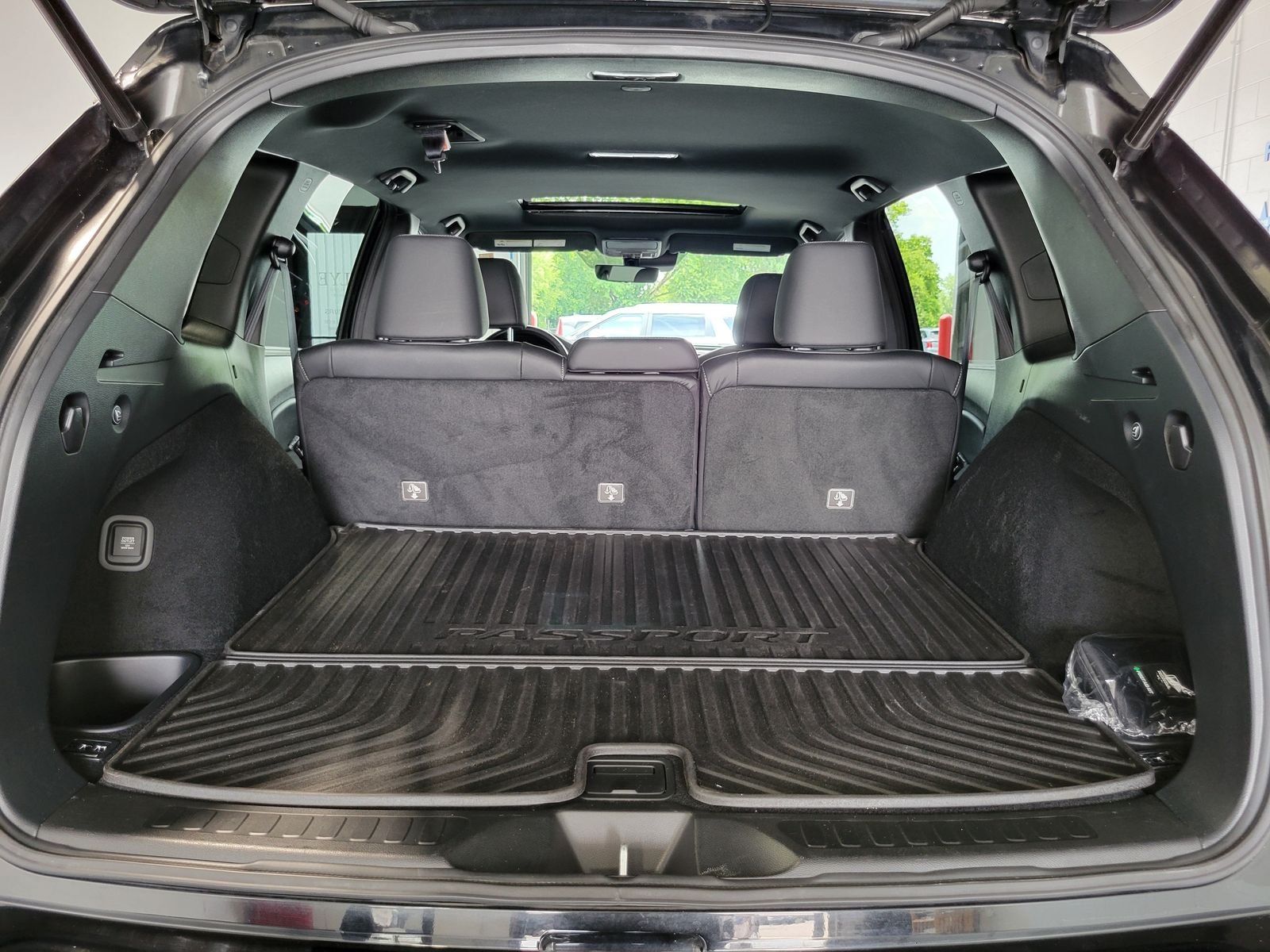 Used 2023 Black Honda EX-L image 30