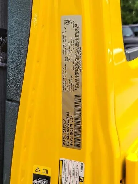 Used 2021 Yellow Jeep Sport Altitude image 15